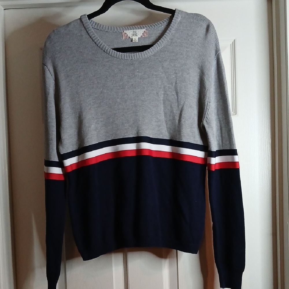 PINK Rose Women's‎ Sweater Size Large